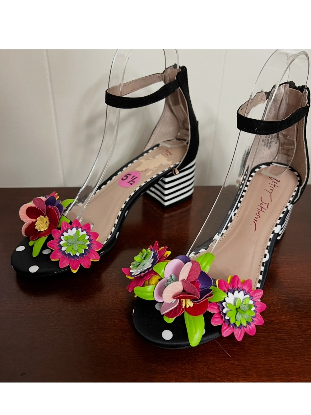 Betsey Johnson Indy colorful 3D Floral Striped Block Heel Sandals - Size 5.5 - Picture 2 of 11